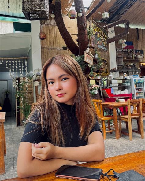 Rhed Bustamante .